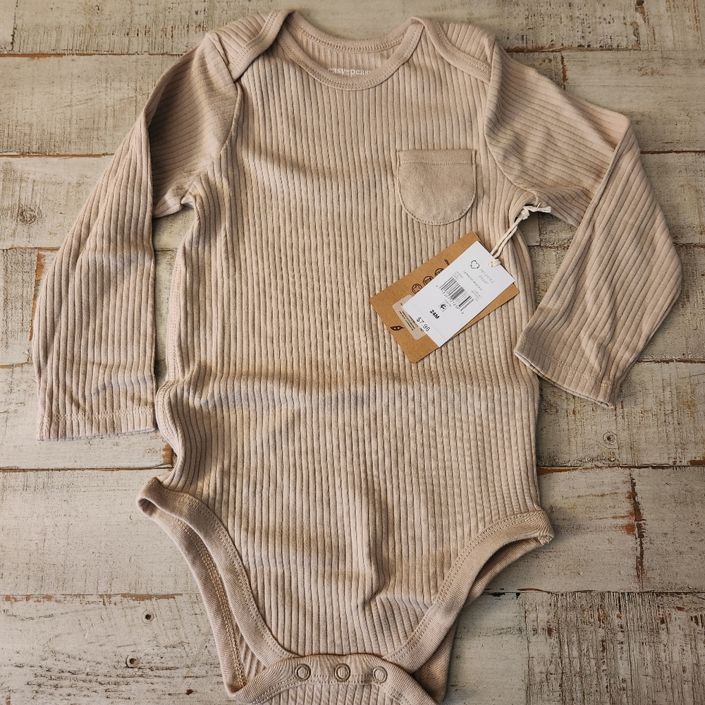 New long sleeve oneise from easy-peasy.